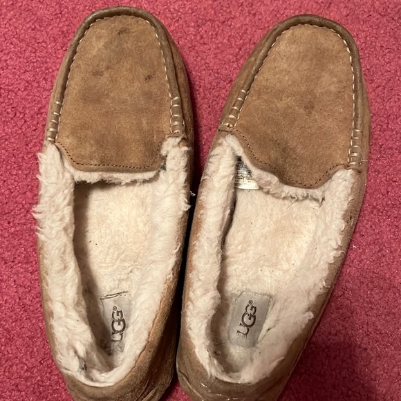 UGG Shoes - Womens UGG slippers